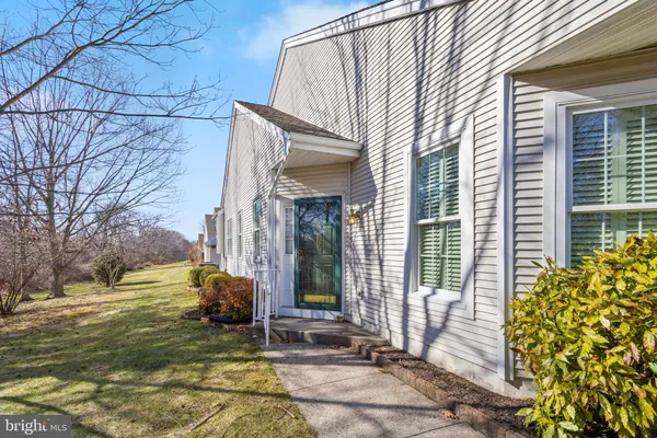 Property Slideshow image 3 of 25 | 155 meadowlark dr, Hamilton, NJ, 08690