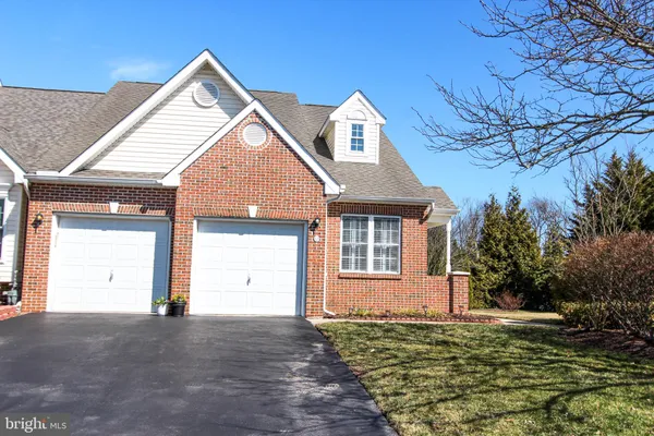 Property Slideshow image 2 of 41 | 425 e red lion dr, Bear, DE, 19701