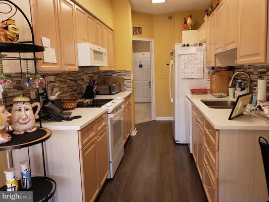 Property Slideshow image 3 of 54 | 2900 n leisure world blvd 2-410, Silver Spring, MD, 20906