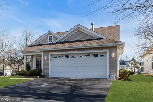Property Slideshow image 3 of 64 | 12 bellflower dr, Lakewood, NJ, 08701