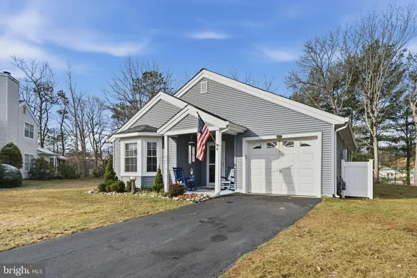 Property Slideshow image 2 of 32 | 4 snowbell ct, Barnegat, NJ, 08005