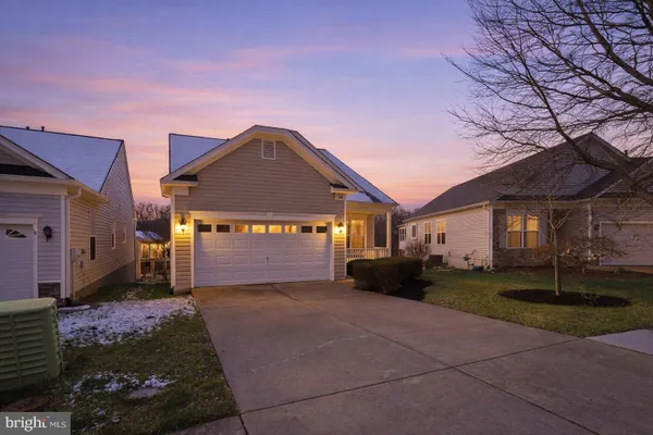 Property Slideshow image 2 of 43 | 190 bridgewater cir, Fredericksburg, VA, 22406