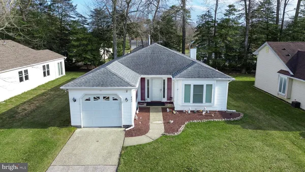 Property Slideshow image 3 of 24 | 223 lantern pl, Tuckerton, NJ, 08087