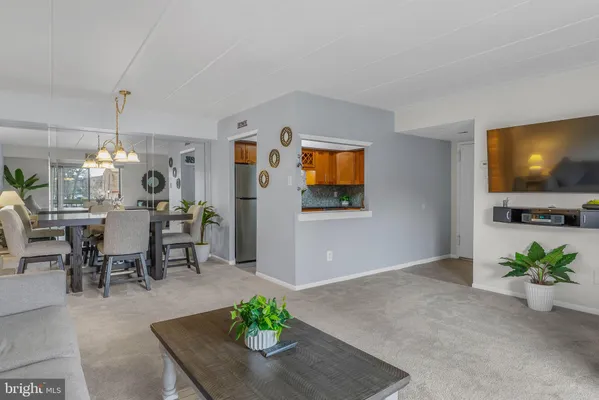 Property Slideshow image 2 of 26 | 63101 delaire landing rd 101, Philadelphia, PA, 19114