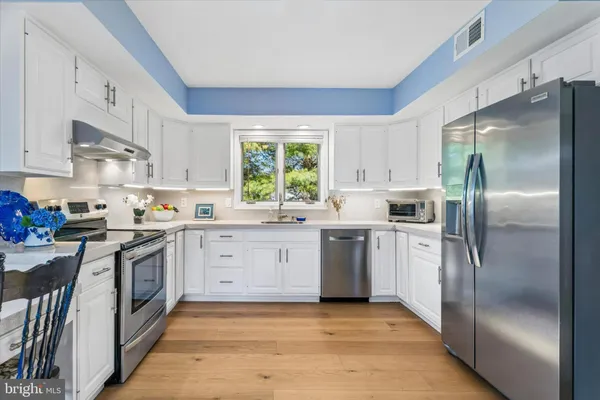 Property Slideshow image 3 of 27 | 754 inverness dr 754, West Chester, PA, 19380