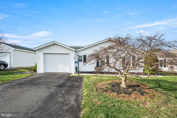 Property Slideshow image 3 of 38 | 350 farm ln, North Wales, PA, 19454