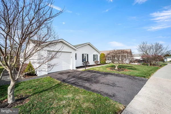 Property Slideshow image 2 of 38 | 350 farm ln, North Wales, PA, 19454