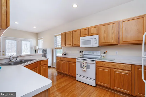 Property Slideshow image 3 of 68 | 6 dayton cir, Fredericksburg, VA, 22406