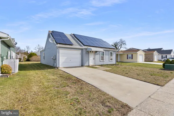 Property Slideshow image 2 of 35 | 224 huntington dr, Southampton, NJ, 08088