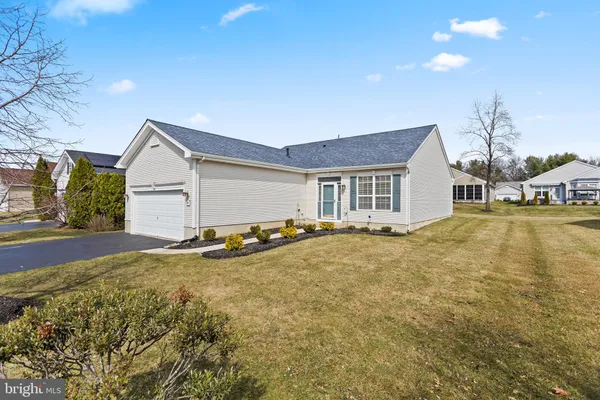 Property Slideshow image 2 of 29 | 89 chamber ln, Columbus, NJ, 08022