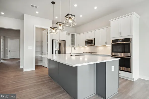 Property Slideshow image 2 of 29 | 19 golden raintree ct, Middletown, DE, 19709