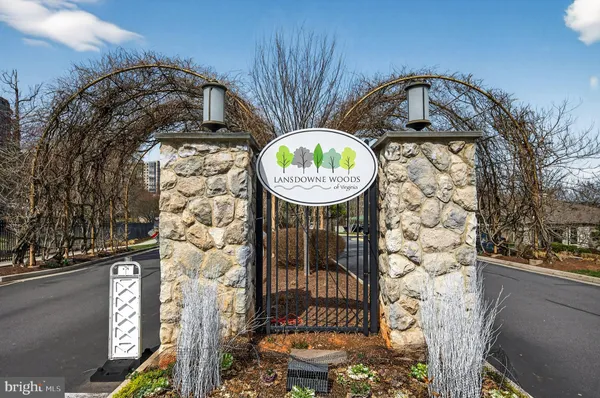 Property Slideshow image 2 of 71 | 19355 cypress ridge ter 1122, Leesburg, VA, 20176