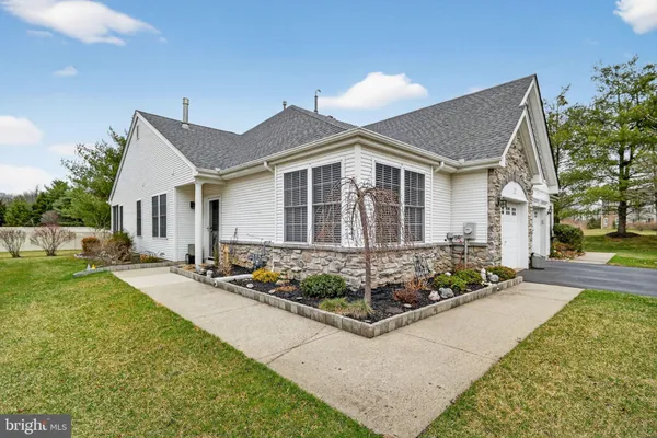 Property Slideshow image 2 of 29 | 137 burholme dr, Hamilton, NJ, 08691