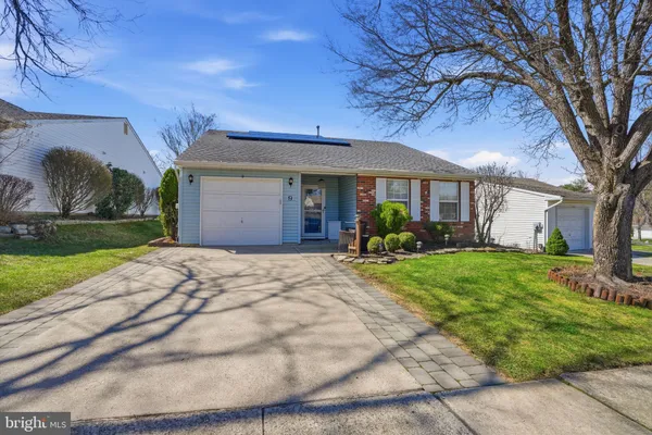 Property Slideshow image 2 of 37 | 9 deep hollow ln, Columbus, NJ, 08022