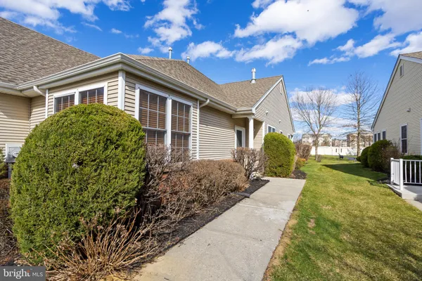 Property Slideshow image 3 of 28 | 119 burholme dr, Hamilton, NJ, 08691