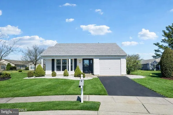 Property Slideshow image 2 of 39 | 5 carol ct, Manchester Township, NJ, 08759