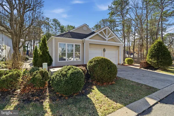 Property Slideshow image 2 of 46 | 44 summerhill dr, Manahawkin, NJ, 08050