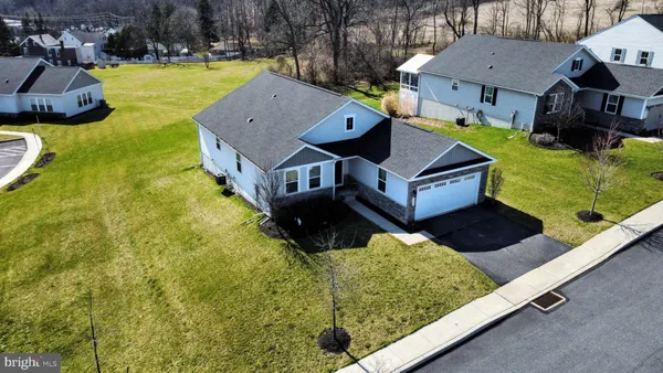 Property Slideshow image 2 of 33 | 4220 cypress ln, Whitehall, PA, 18052