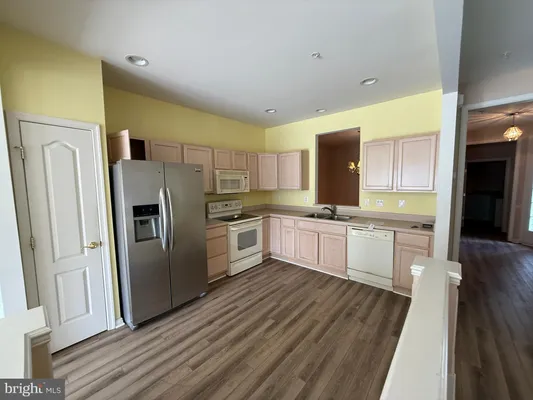 Property Slideshow image 2 of 14 | 62 aspen hill dr 26-3, Fredericksburg, VA, 22406