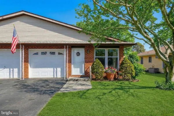 Property Slideshow image 2 of 26 | 27 magnolia rd, Stafford Twp, NJ, 08050