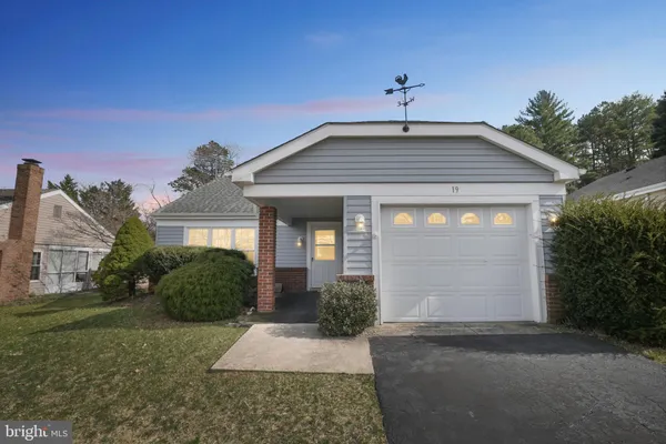 Property Slideshow image 2 of 36 | 19 stamford pl, Southampton, NJ, 08088