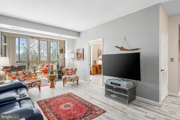 Property Slideshow image 2 of 34 | 19355 cypress ridge ter 422, Leesburg, VA, 20176