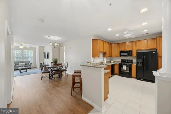 Property Slideshow image 3 of 28 | 1405 wigeon way 202, Gambrills, MD, 21054