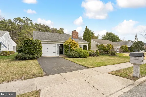 Property Slideshow image 2 of 29 | 883 westminster dr, Southampton, NJ, 08088