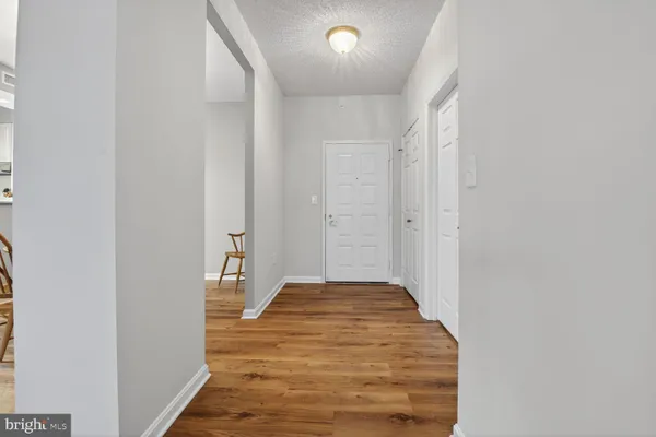 Property Slideshow image 3 of 39 | 19360 magnolia grove sq 108, Leesburg, VA, 20176