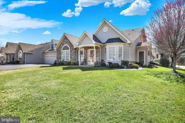 Property Slideshow image 2 of 29 | 240 shady brook dr 270, Langhorne, PA, 19047