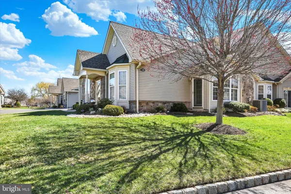 Property Slideshow image 3 of 29 | 240 shady brook dr 270, Langhorne, PA, 19047