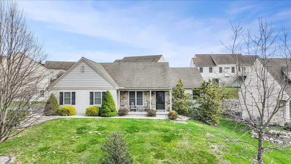 Property Slideshow image 3 of 39 | 858 water edge ct, Lebanon, PA, 17046