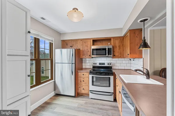 Property Slideshow image 3 of 22 | 3408 neils ct b, Mount Laurel, NJ, 08054