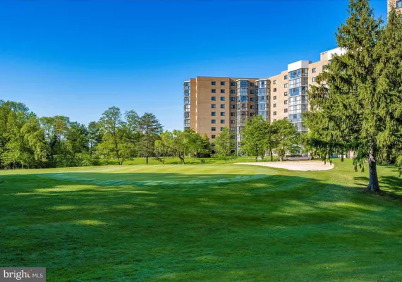 Property Slideshow image 3 of 26 | 15115 interlachen dr 3-204, Silver Spring, MD, 20906