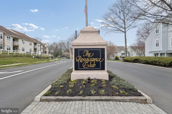 Property Slideshow image 3 of 17 | 1015 scotswood ct b, Mount Laurel, NJ, 08054