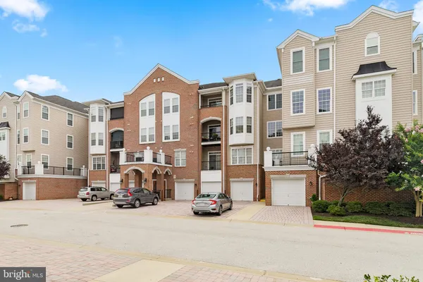 Property Slideshow image 2 of 20 | 6155 shadywood rd 305, Elkridge, MD, 21075