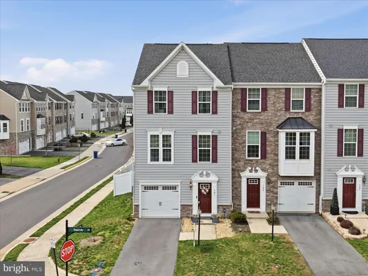 Property Slideshow image 2 of 73 | 101 trout lily dr, Lake Frederick, VA, 22630