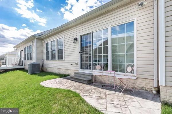 Property Slideshow image 3 of 44 | 154 saddletop dr 355, Taneytown, MD, 21787