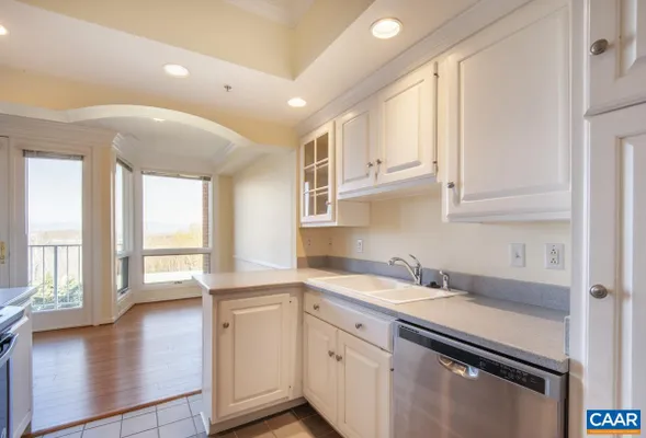 Property Slideshow image 2 of 40 | 500 crestwood dr 1405, Charlottesville, VA, 22903