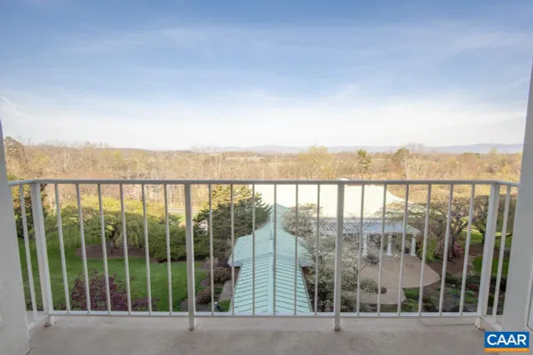 Property Slideshow image 3 of 40 | 500 crestwood dr 1405, Charlottesville, VA, 22903