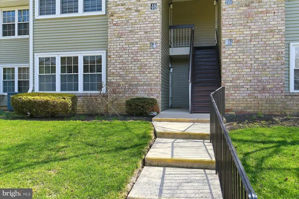 Property Slideshow image 3 of 24 | 52 honeysuckle ln, Red Bank, NJ, 07701