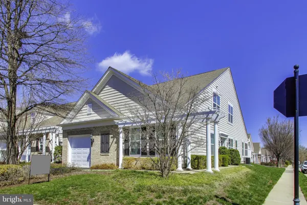 Property Slideshow image 2 of 40 | 20500 casablanca dr, Ashburn, VA, 20147