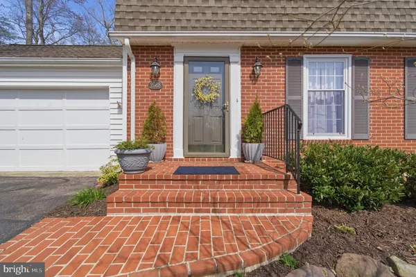 Property Slideshow image 3 of 53 | 2568 glen cv, Annapolis, MD, 21401