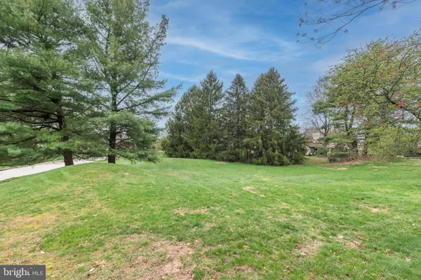 Property Slideshow image 2 of 40 | 12 bugle ln, Blue Bell, PA, 19422