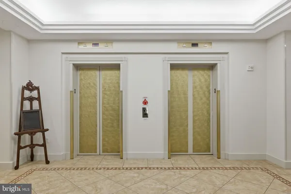 Property Slideshow image 3 of 53 | 19350 magnolia grove sq 403, Leesburg, VA, 20176