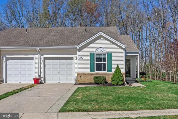 Property Slideshow image 2 of 12 | 11 bittersweet pl, Mount Laurel, NJ, 08054