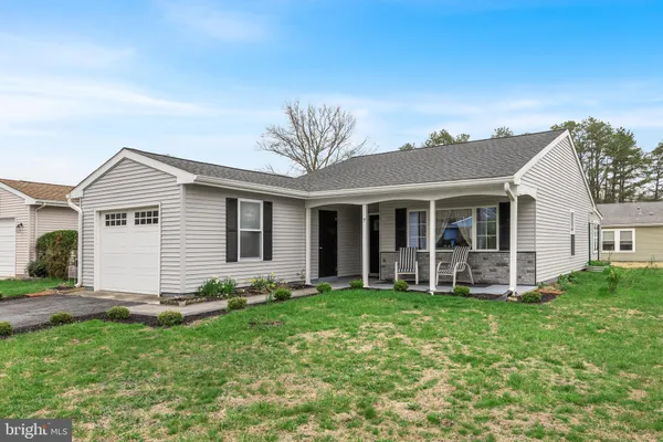 Property Slideshow image 2 of 26 | 7 picardy pl, Southampton, NJ, 08088