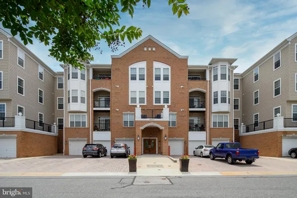 Property Slideshow image 2 of 40 | 8601 roaming ridge way 304, Odenton, MD, 21113