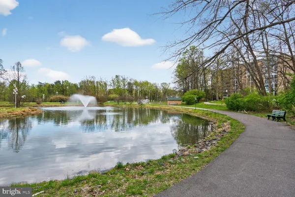 Property Slideshow image 3 of 22 | 15115 interlachen dr 3-521, Silver Spring, MD, 20906