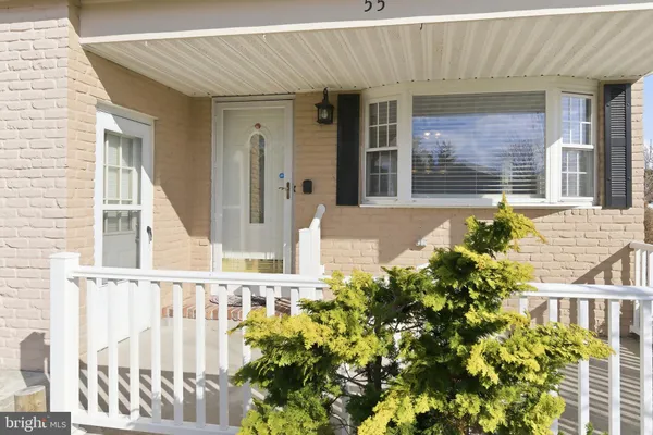 Property Slideshow image 3 of 38 | 55 woodstock dr, Toms River, NJ, 08757